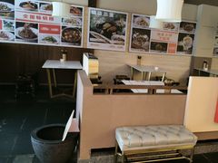 -阿瓦山寨·湘菜现炒·剁椒鱼头王(咸阳总店)