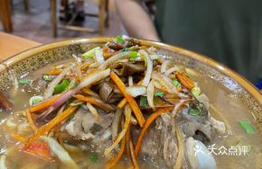 Pork Shank and Intestine Noodles