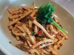油鸡枞炒饵丝-半山腰·云南菜(侨福芳草地店)