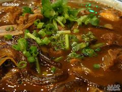 土鸡炖臻蘑近景-老浒记烤鸭-北京菜(琉璃厂店)