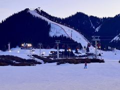 -丝绸之路山地度假区滑雪场