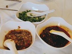 -鲁朗纳麦石锅鸡庄园