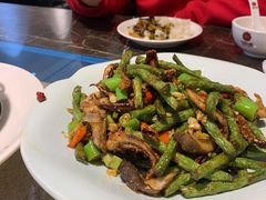 豆王鱿鱼须-瓦国小镇·果木烤鸭·融合菜(西口店)