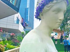 -中航城君尚购物中心