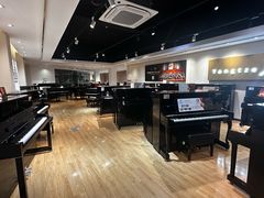 -柏斯音乐艺术中心·钢琴·吉他(上音店)