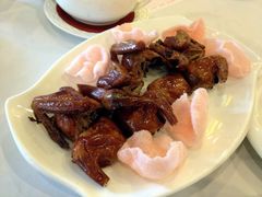 脆皮乳鸽-潮福城大酒楼·潮味粤品·港式点心(湖滨北路店)