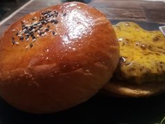 纽约芝士汉堡-HIGH FIVE哈福手工汉堡(桂林路店)