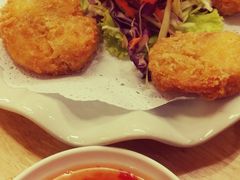 -J Daeng Seafood
