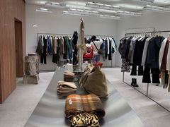 -Acne Studios(芮欧百货店)