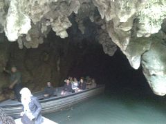 -怀托摩萤火虫洞