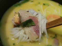 -蒙自源米线大王(东站店)