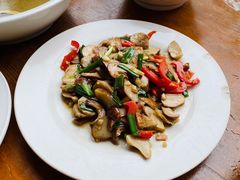 腊肉炒牛肝菌-翕庐小苑