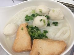 至潮鱼蛋片头河-翠华餐厅(香港国际机场店)