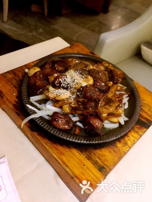 铁板火焰牛肉粒