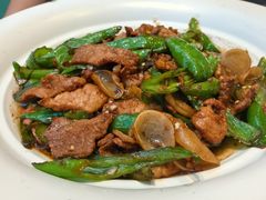 辣椒炒肉-阿瓦山寨·湘菜现炒·剁椒鱼头王(咸阳总店)
