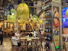 -临界音乐酒馆·小龙虾·江湖菜(华熙LIVE·鱼洞店)