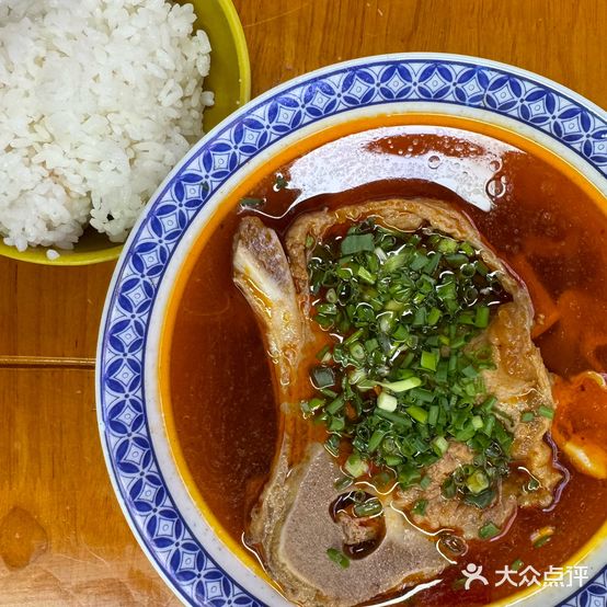 胡同口肠旺面(延安西路老客车店)