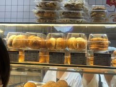 -白玉兰食品甜凤店(合生汇店)