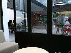 靠窗位-fishtank鱼缸咖啡(三山街店)