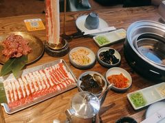 -明洞阿姨·韩式酱蟹烤肉·创意料理(三元桥店)