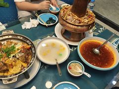 -三江源美食城