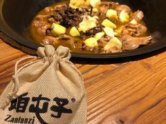 小笨鸡-咱屯子铁锅炖直营店(南湖大路店)
