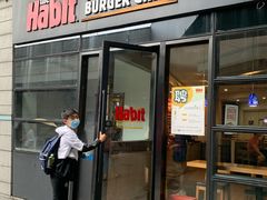 门面-The Habit Burger Grill 哈比特汉堡(世博店)