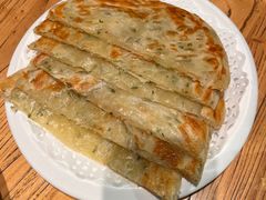 葱油饼-小船渔村•大连菜•大连焖鱼(明泽街店)