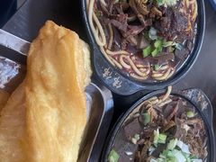-伟伟羊杂馆