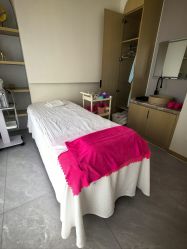 -芮娜皮肤管理·SPA中心