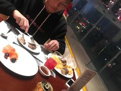 -荣誉国际酒店-云顶旋转餐厅