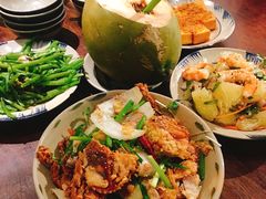-Cuc Gach Quan Restaurant