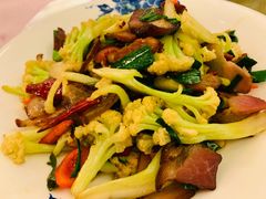 有机花菜炒腊肉-陶然居·重庆菜(解放碑店)