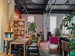 -房角石咖啡与书(吉大南校店)