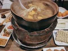 -阿润打边炉·鲜切鸡煲(华漕店)