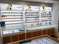 -视野联行眼镜•蔡司•依视路(温江店)