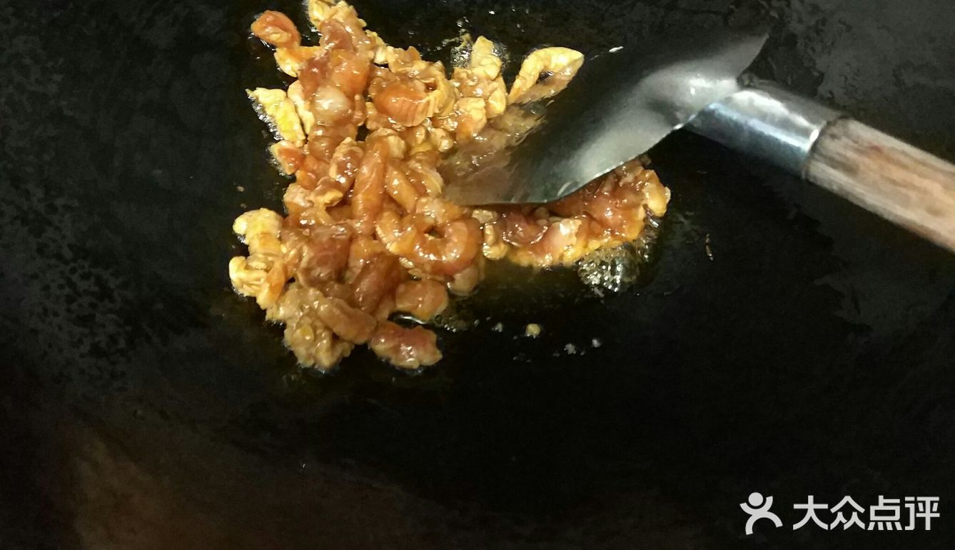炒精肉，也能叫极简版的小炒肉吧