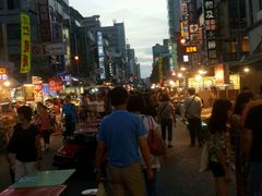 -六合夜市