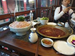 -小天鹅火锅·一线江景洪鼎旗舰店(洪崖洞店)