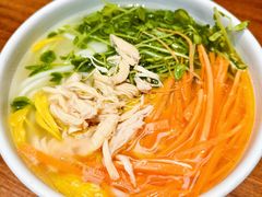 土鸡丝鸡汤米线-云海肴汽锅鸡·云南小炒(天津国金汇店)