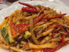 仔姜鼻筋-叒缘夜光杯(望江橡树林店)