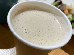 拿铁咖啡-HELLO 27 意面·沙拉·帕尼尼