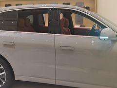 -理想汽车(世纪汇店)