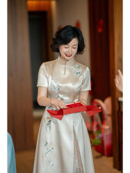 -禾米旗袍妈妈装礼服定制(嘉业国贸店)