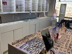 -天空之镜眼镜店蔡司依视路授权店(天通苑店)