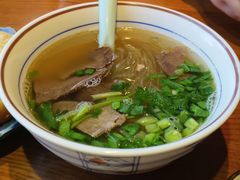 牛肉粉丝汤-鑫震源·苏式大虾生煎(山塘街店)