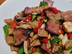 白辣椒炒腊味-湘辣欢·湖南家常小馆