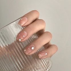 -悦指间美甲美睫