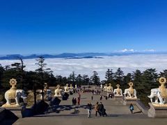 -峨嵋山金顶