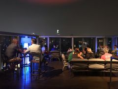 牛排餐厅半露天座位-西贡中心铂尔曼酒店